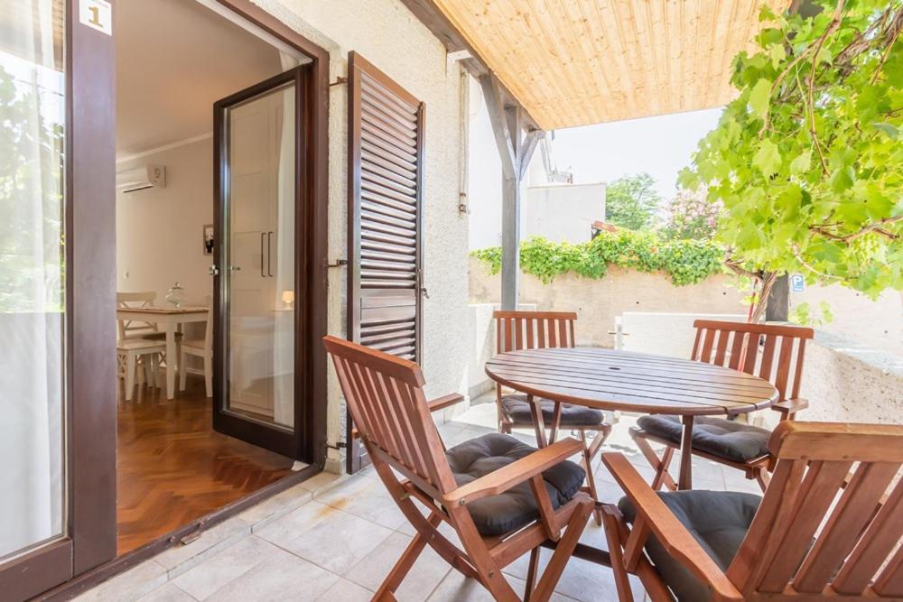 Apartments Vladan With Terrace Baška Dış mekan fotoğraf