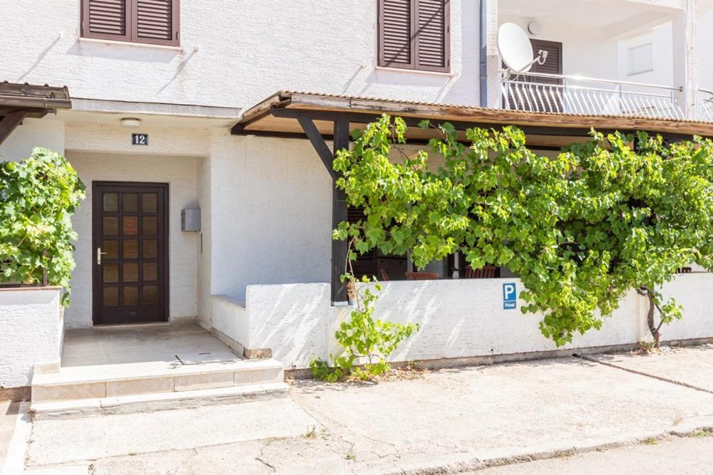 Apartments Vladan With Terrace Baška Dış mekan fotoğraf