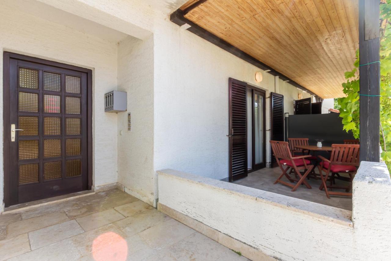 Apartments Vladan With Terrace Baška Dış mekan fotoğraf