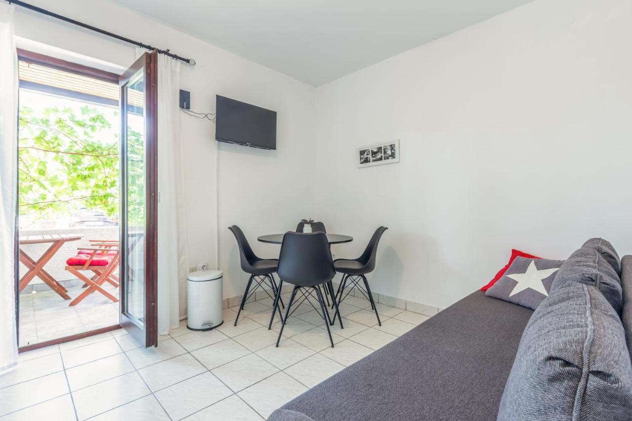 Apartments Vladan With Terrace Baška Dış mekan fotoğraf